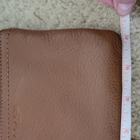 COACH LEATHER WRISTLET - Picture 8 of 9